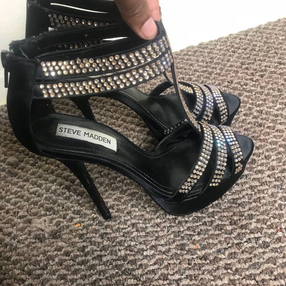 Heels - Picture 2 of 3